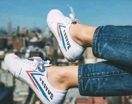 鞋子出汗容易臭教你4个清除异味小妙招,轻松去除鞋子汗臭味