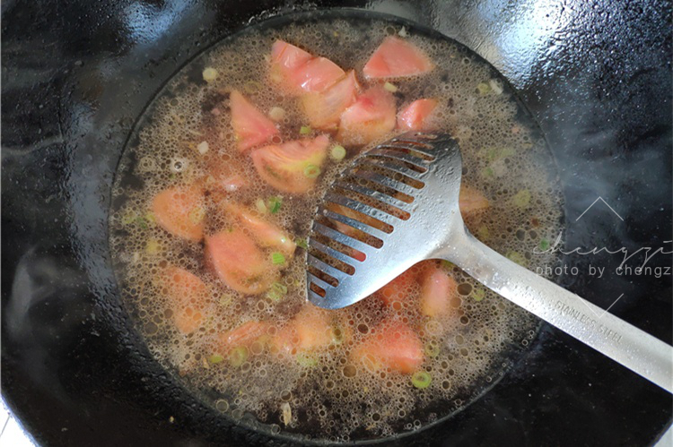 70岁婆婆教做的“疙瘩汤”，火了朋友圈，和面不用水，味道棒极了