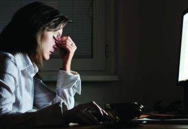 喝水|女人有6个“坏习惯”，会加速你的衰老，让你看起来比同龄人老