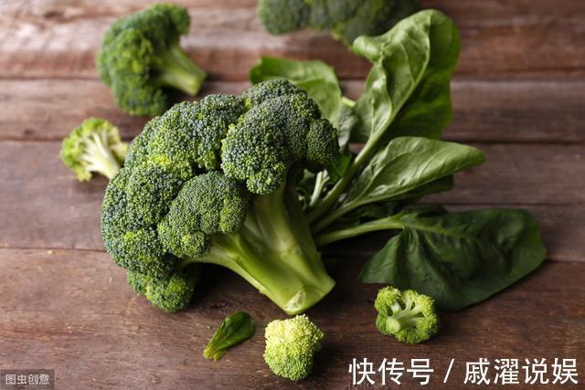 美味|炒西兰花,有人焯水,有人浸泡,都不对,饭店大厨这样做,太美味