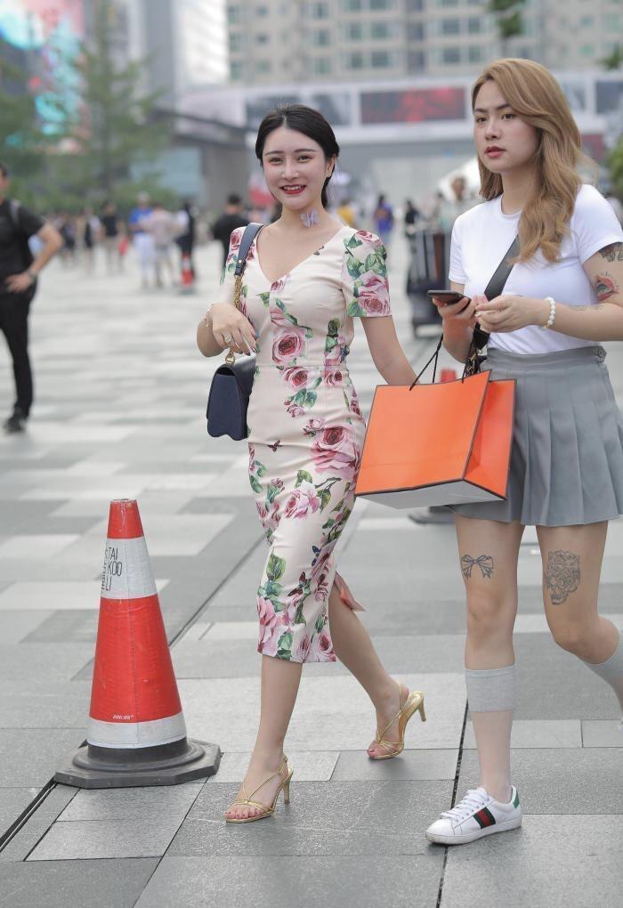 搭配|“小清新”旗袍,紧身款式搭配高跟鞋,笑起来可爱又俏皮