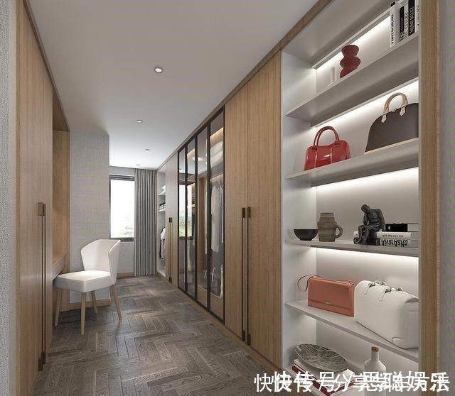 玻璃柜门|老婆坚持衣帽间做玻璃柜门,我一直反对,完工看到效果后我闭嘴了!