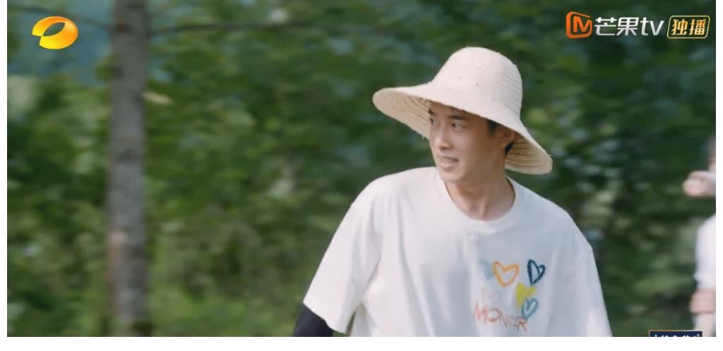 黄磊|《向往5》当梁靖康做客蘑菇屋时有谁注意黄磊彭昱畅反应？太真实