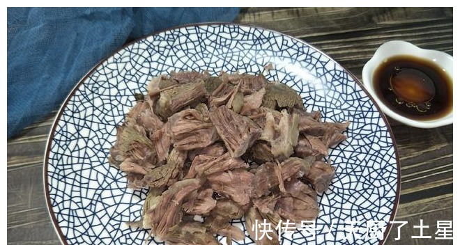 调料|炖牛肉时,不要直接焯水,否则牛肉煮不烂,难嚼还塞牙!