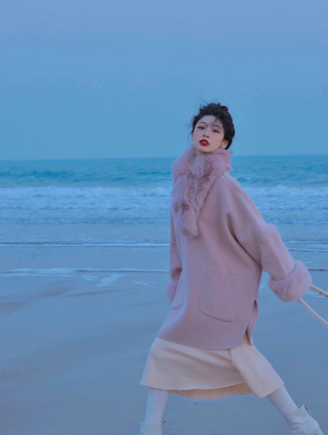 减龄感 普通人怎么把“大衣”穿出高级感?看看这些博主的搭配,优雅精致