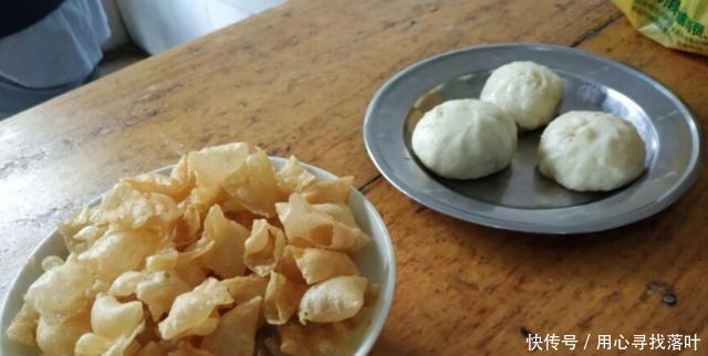 这家|这家有30年历史的油茶馆,从小吃到大口味,一碗油茶要5元钱