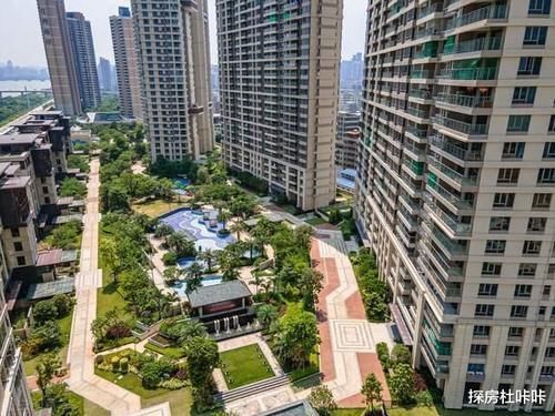 两房|建筑学家良心建议，买房牢记三个原则：买边、买三、不买顶天立地