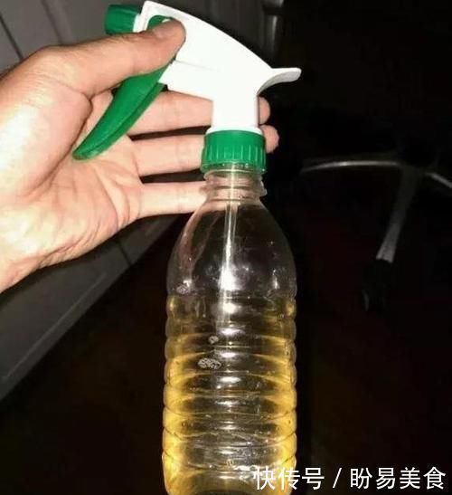 碗口|君子兰有个“酒肚子”,30天灌一次,叶子宽又绿,开花碗口大