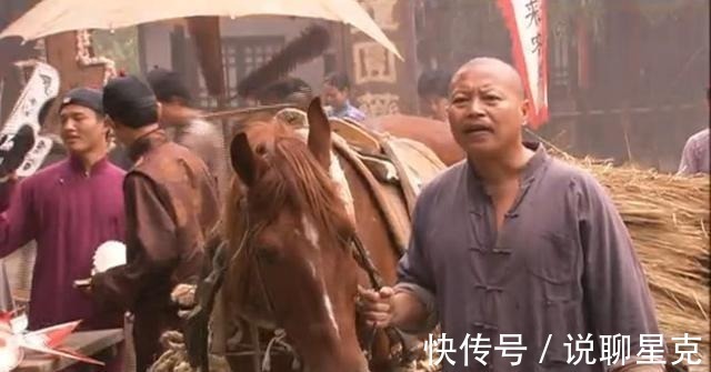 只会放几个蔫屁吃两卷饼的郑老屁凭这三点在大宅门中混得风生水起