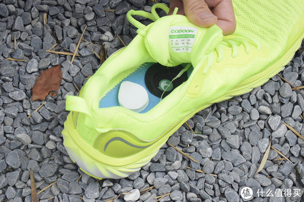 鞋底|减震透气会“呼吸”!咕咚10K悦弹跑鞋体验