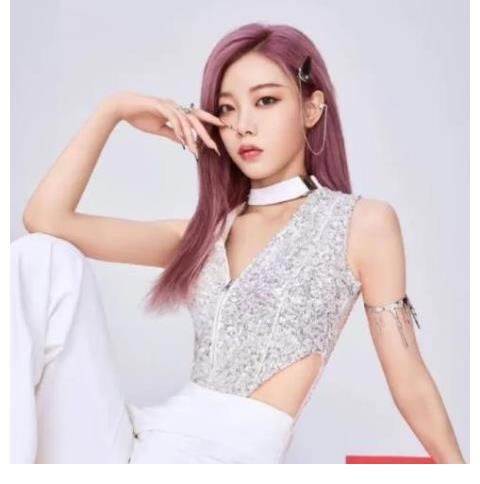 樂(lè)華新女團(tuán)全員合照出爐，7位成員各有特色，有你喜歡的類型嗎？