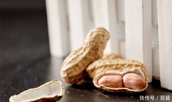 常吃花生好处有3个,但两种花生不适合吃