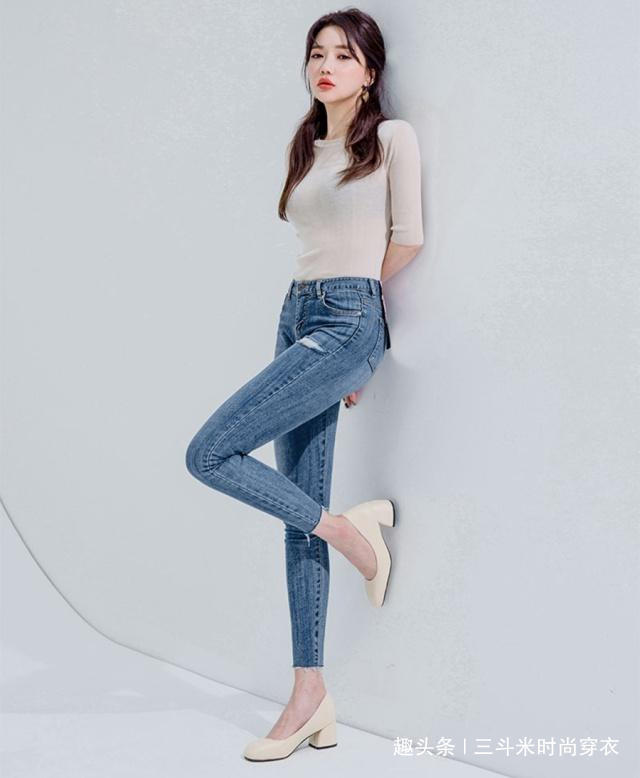 高跟鞋 牛仔裤穿出清爽感觉,自然随意穿着舒适,长腿清新自然迷人!