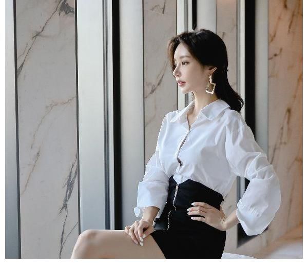 孙允珠|女神孙允珠高清时尚搭配（225）：简约纯白初雪飘仙淡雅包臀裙