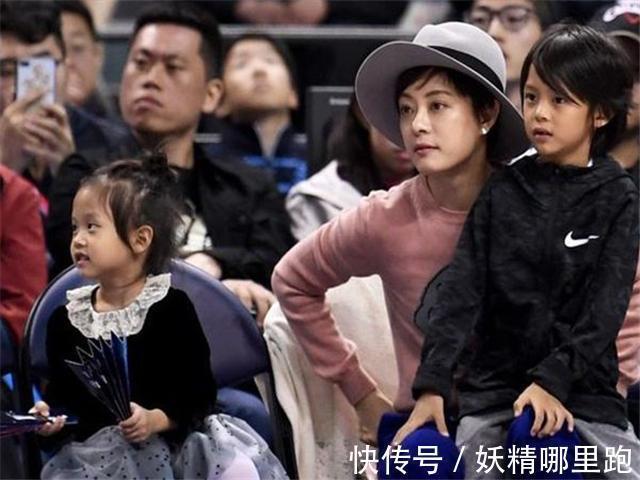 讲道理|孩子发脾气,哭闹时,家长最好的方式不是讲道理,这样做才更有效