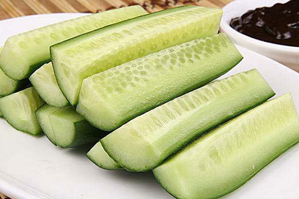 顶花|黄瓜这样吃,会危害身体健康,快看看爱吃黄瓜的你,有没有中招