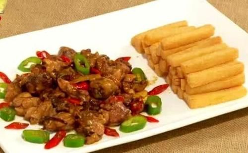 美食推荐：蒜爆猪肚，宫保土豆，锅包肉，老虎杠子鸡的做法