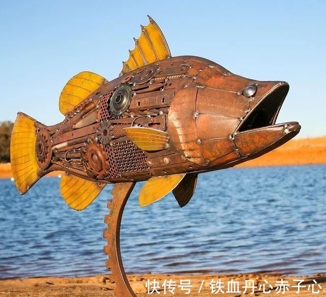朋克感&草根艺术家用260个小时,打造废品雕塑,机械朋克感十足