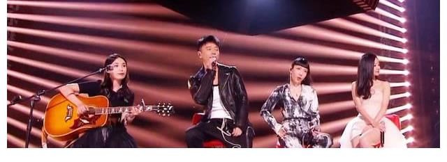 王靖雯|李健向李克勤炫耀《好声音》冠军奖杯:羡不羡慕?李克勤反应超搞笑