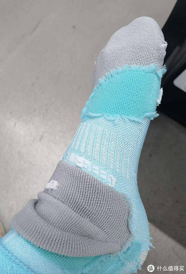袜口|运动跑步脚起水泡！你可能需要换一双专业跑步袜
