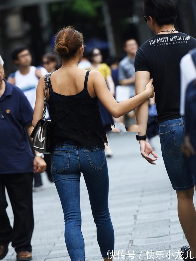 小清新 白色网纱上衣搭配蓝色打底裤,把握时尚,紧跟潮流