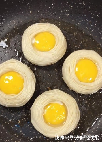 早餐饼特好吃做法，咬一口满嘴香，隔三差五做一次，比肉夹馍好吃