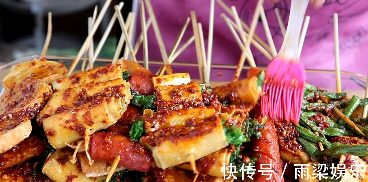 想吃炸串不用去外面吃了，方法教你在家简单做，香辣过瘾又解馋