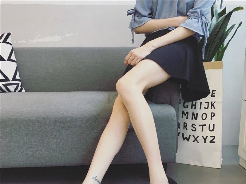 小礼裙 少女爱穿小猫跟,女性们打造性感优雅的高跟鞋