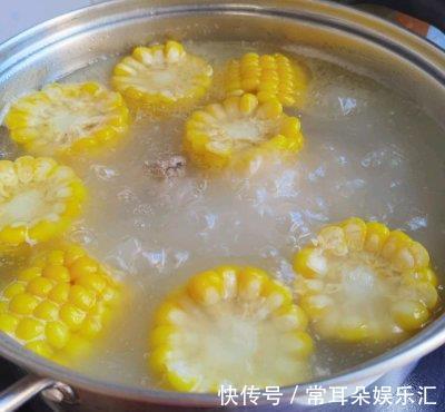 面条|饭店的鲜汤排骨面为什么那么好吃，主要是多了一步