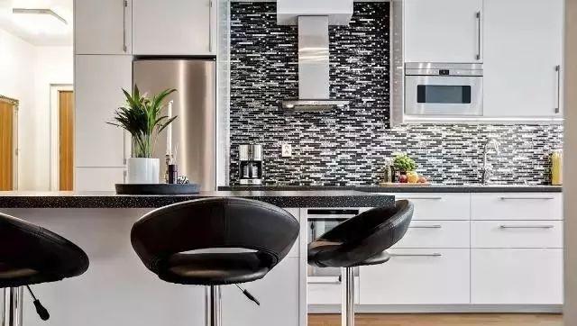 卫生间|打拼6年终于买了55平小户型，卫生间浴缸淋浴房全有，给大伙晒晒