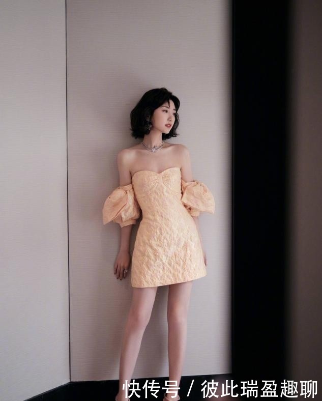 发型|女人过了50岁尽量少烫“大妈卷”,试试这5种发型,时髦显气质