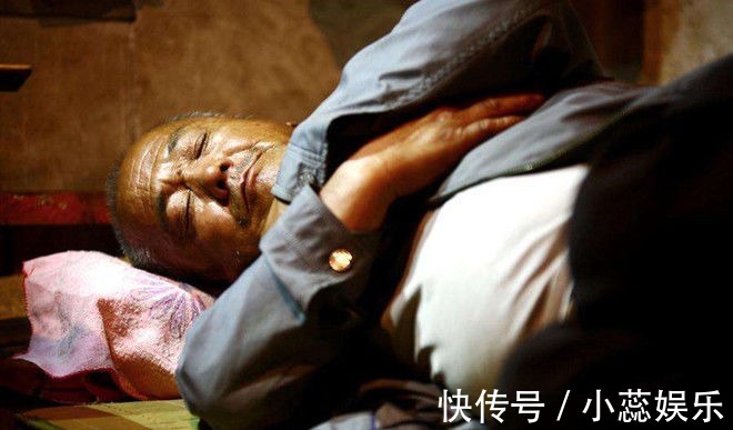 失眠者|白天不想起，晚上睡不着1个洋葱竟然就能摆脱，建议失眠者试试