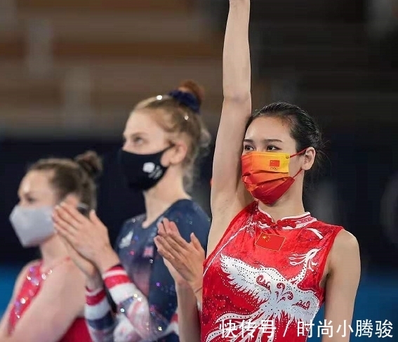 超美|蹦床亚军刘灵玲口红色号大火!私服爱穿紧身针织衫,港式风情超美