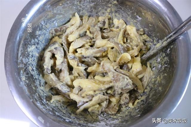 比肉还香的炸蘑菇，做法原来这么简单，外酥里软，筋道好吃