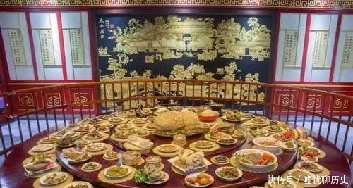 御膳房|清朝皇帝吃饭有多奢侈?一顿饭=普通百姓300年收入