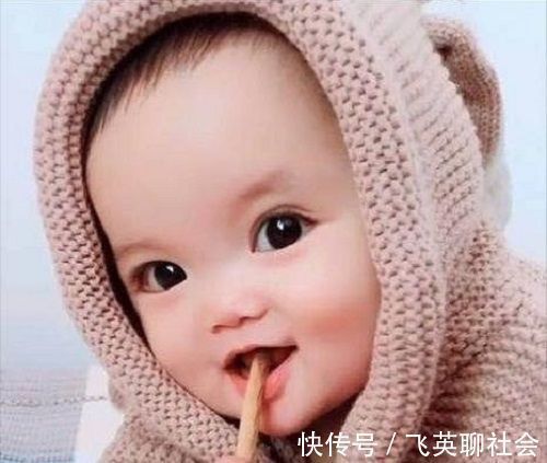 宝妈|宝妈说自己生了个“假娃娃”,网友狂赞萌翻了!生气都这么可爱