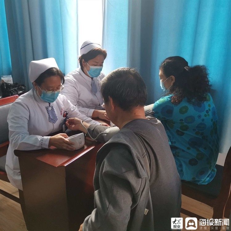 老年大学|薛城区人民医院专家到老年大学送健康