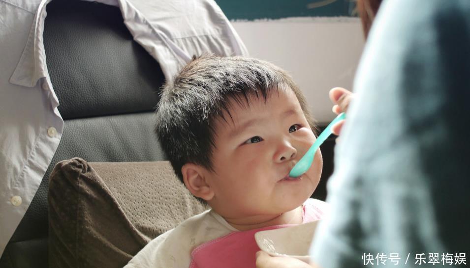 油盐酱醋|宝宝多大能吃“大人饭”医生这个年龄前别乱喂,影响脾胃健康