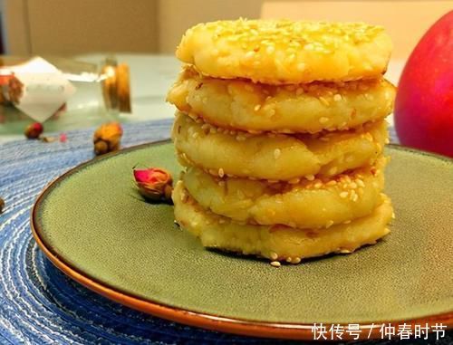 小饼|一根山药一个苹果,自从学会这做法,我家隔三差五吃,早餐吃饱腹