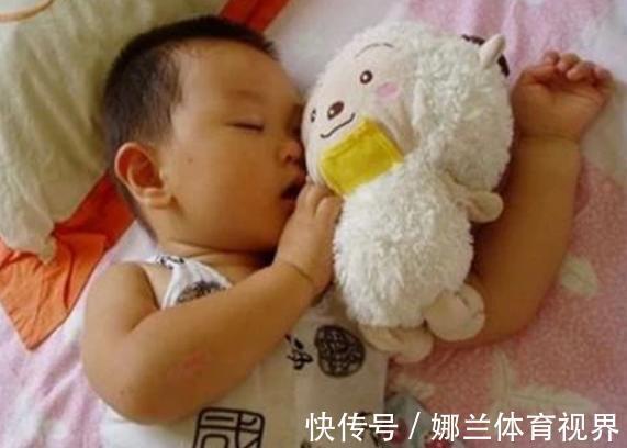 高热量|这3种食物睡前别让孩子吃,积食不说,还影响智力和身高