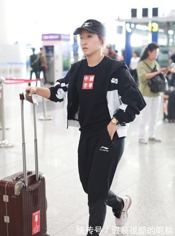 面料|没得金牌的刘诗雯脱下队服也可爱,休闲造型太舒适,低马尾显元气