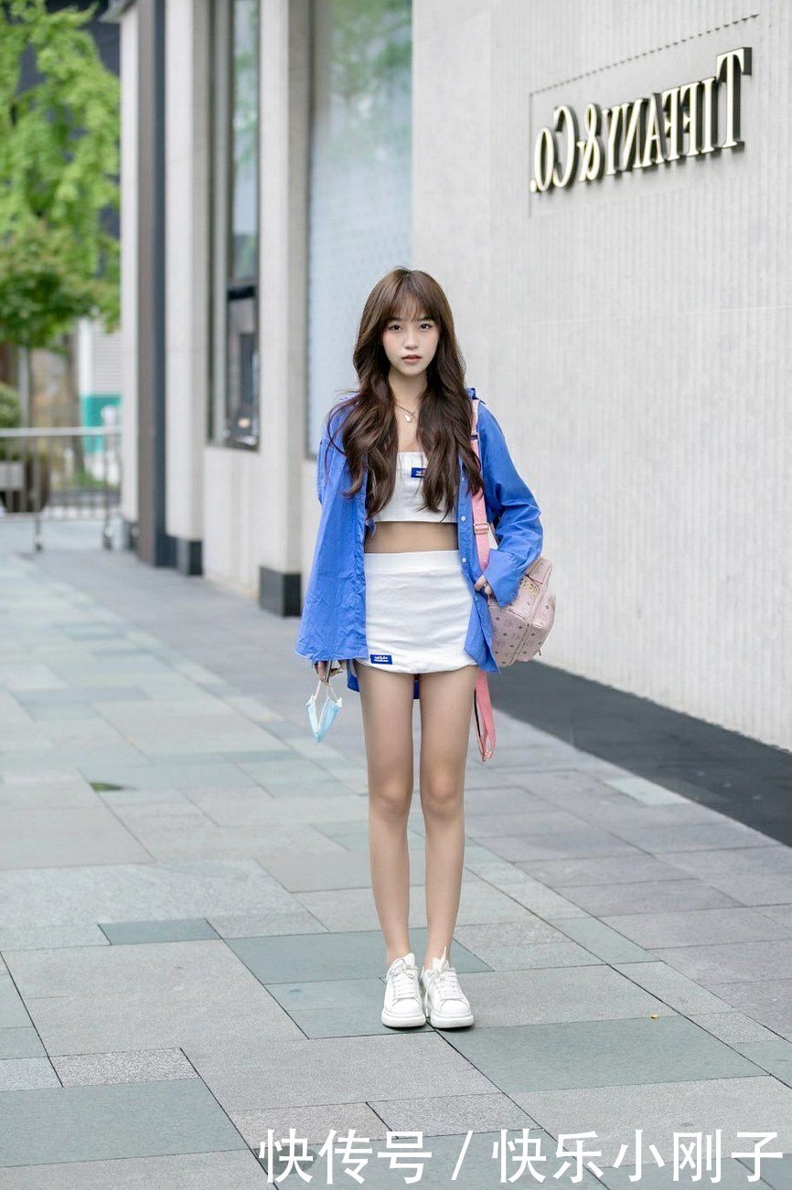 一双小白鞋穿四季,被誉为性价比最高的单品,怎么穿都不腻