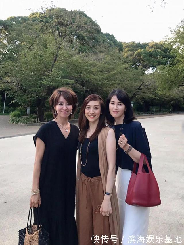 穿搭 建议中年女性,尽量少穿打底裤!瞧日本主妇这样搭,时髦又女人味