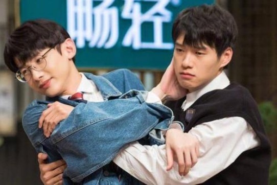 他被称“综艺王”，一年参加多档综艺，无戏可拍后回家继承家产