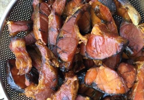  入味|腌腊鱼，直接抹盐可不行！多做2步，腊鱼更香更入味，保存时间长