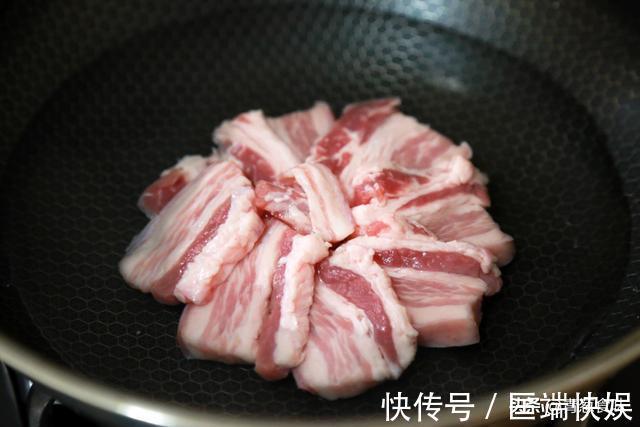 五花肉|秋天,这菜要多吃,蒸15分钟就上桌,好吃助消化,才1元钱一斤