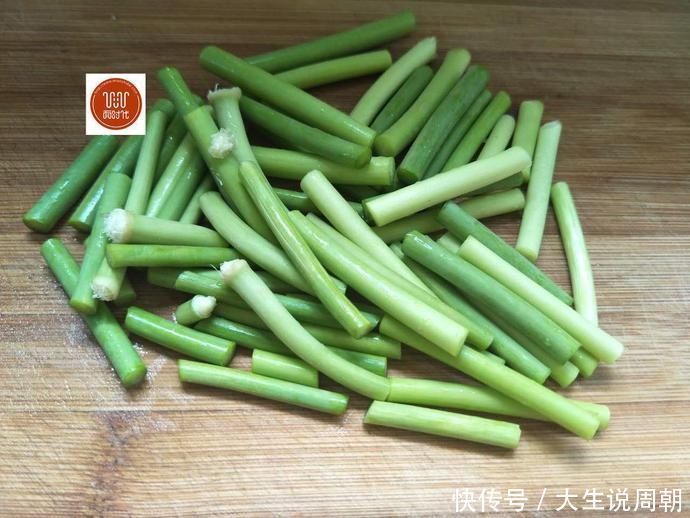 茄子最好吃的做法,这样炒省油不油腻,秒杀红烧茄子,做法还简单