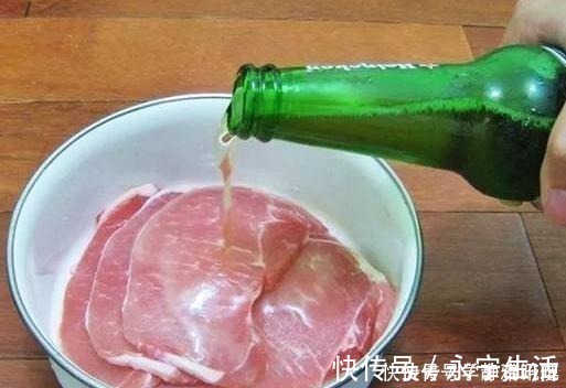 食用盐|炒肉时，别只会用淀粉腌制，牢记这3点，肉质鲜嫩入味不粘锅！