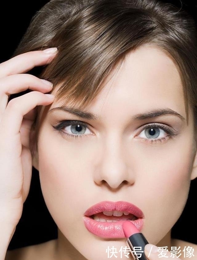 斜切面 口红最终都变成了什么样?有人用成了螺丝钉,网友:“人才”