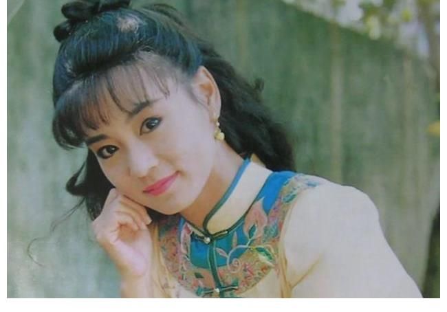 刘雪华|62岁刘雪华首曝上海独居生活,24小时开着电视,害怕摔倒没人知道